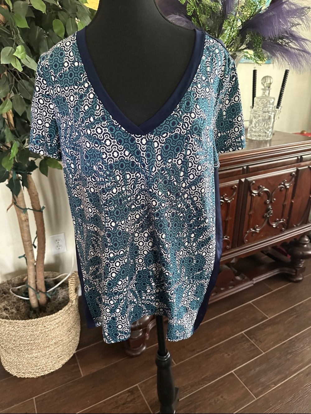 Tommy Bahama Teal and Navy Printed V-Neck Short Sleeve Top